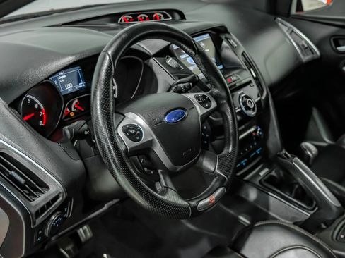 Used 2013 Ford Focus ST FWD image 22