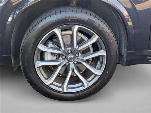 Used 2017 Volvo XC90 T6 Momentum w/ Vision Package image 26