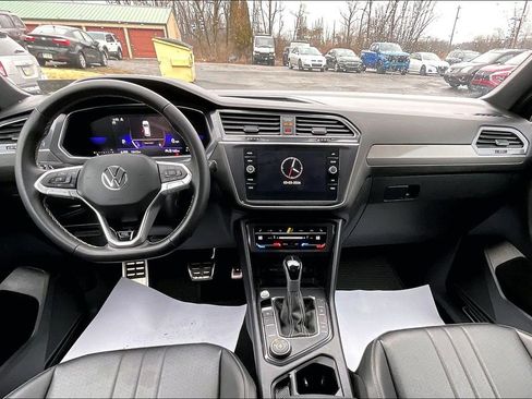 Used 2023 Volkswagen Tiguan SE R-Line image 14