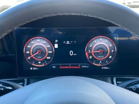 Used 2025 Hyundai Elantra SEL image 41