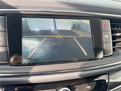 Used 2019 Buick Enclave Essence image 21