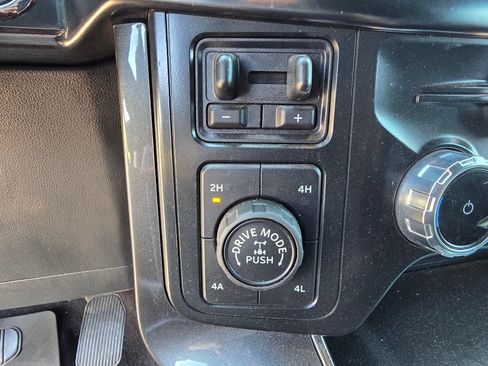 Used 2022 Ford F150 Lariat w/ Equipment Group 502A High AWD/4WD image 21