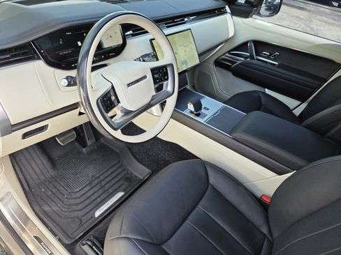 Certified 2024 Land Rover Range Rover SE AWD/4WD image 11