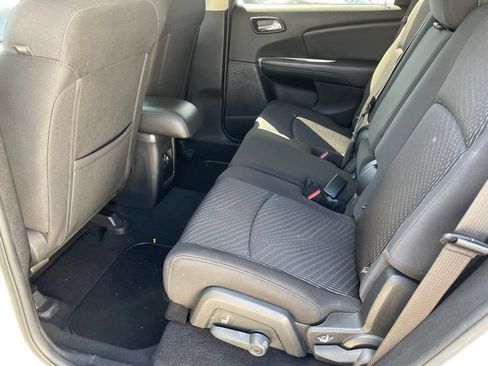 Used 2018 Dodge Journey SE w/ Popular Equipment Group FWD image 17
