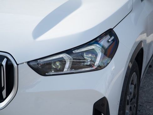 Used 2025 BMW X1 xDrive28i image 11