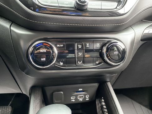 Used 2021 Chevrolet TrailBlazer ACTIV w/ Technology Package image 31