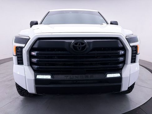 Used 2025 Toyota Tundra SR5 AWD/4WD image 11