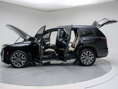 Used 2021 Cadillac XT6 Sport image 18