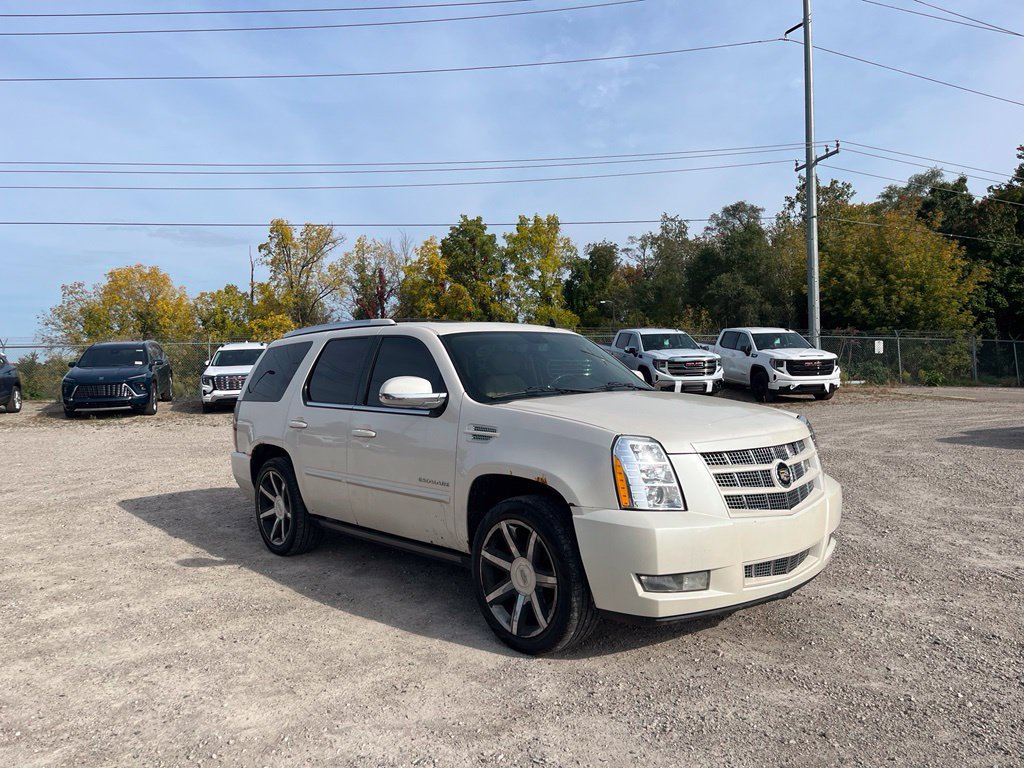 Used 2012 Cadillac Escalade Premium AWD/4WD image 4