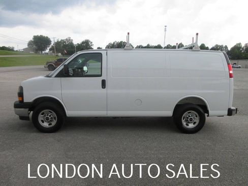 Used 2025 GMC Savana 2500 w/ Driver Convenience Package RWD image 2