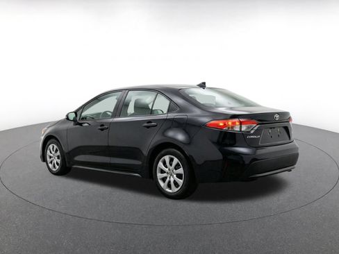Used 2025 Toyota Corolla LE FWD image 5