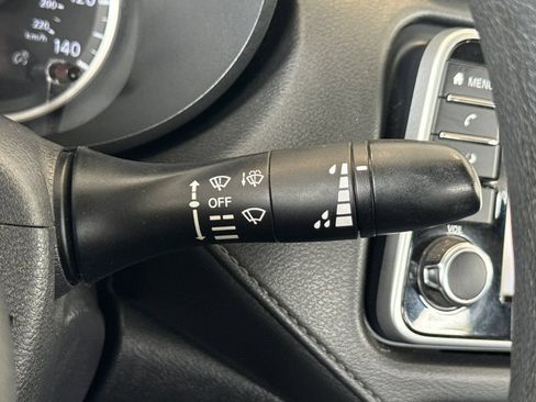 Used 2020 Nissan Versa S FWD image 38