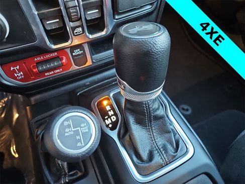 Used 2024 Jeep Wrangler Willys image 21