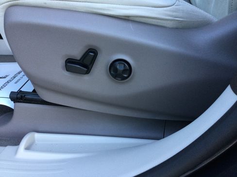 Used 2020 Chrysler Pacifica Touring-L Plus FWD image 10