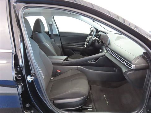 Used 2024 Hyundai Elantra SEL w/ Convenience Package FWD image 35