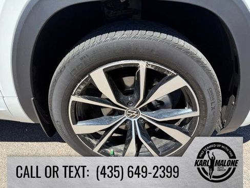 Used 2024 Volkswagen Atlas SEL Premium R-Line AWD/4WD image 9