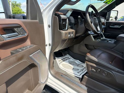 Used 2024 GMC Sierra 2500 Denali w/ Denali Reserve Package AWD/4WD image 22