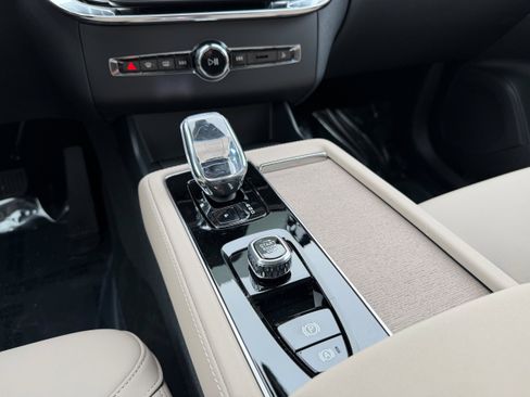 New 2026 Volvo XC90 T8 Plus image 14