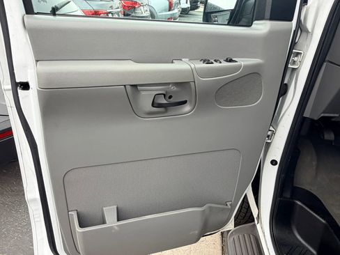 Used 2007 Ford E-350 and Econoline 350 XL RWD image 5