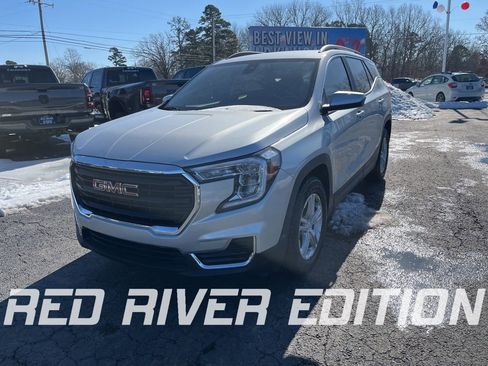 Used 2022 GMC Terrain SLE w/ Driver Convenience Package image 1