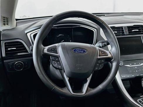 Used 2013 Ford Fusion SE FWD image 18