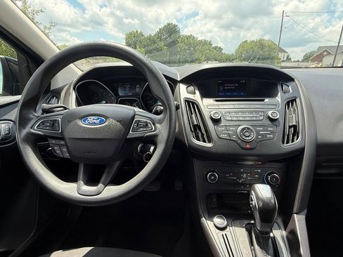 Used 2016 Ford Focus SE FWD image 13