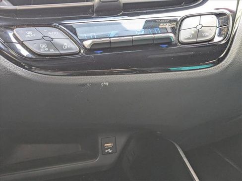 Used 2021 Toyota C-HR XLE image 13