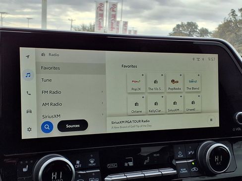 Used 2024 Toyota Highlander XLE image 18