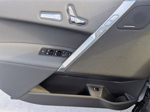 New 2026 BMW iX xDrive60 w/ M Sport Package image 18