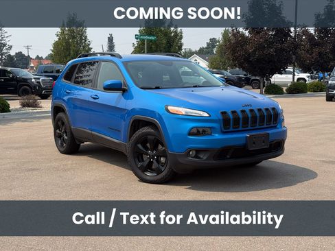 Used 2018 Jeep Cherokee Latitude w/ Altitude Package AWD/4WD image 1