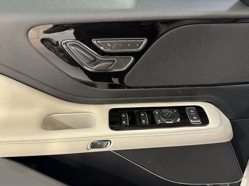 New 2026 Lincoln Aviator 2WD image 11