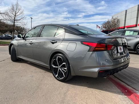 Used 2025 Nissan Altima 2.5 SR image 8