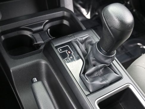 Used 2022 Toyota Tacoma SR image 18