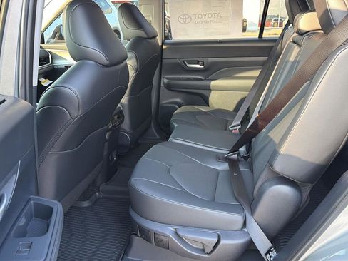 New 2026 Toyota Grand Highlander FWD image 11