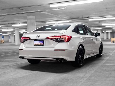 Used 2024 Honda Civic Sport image 6