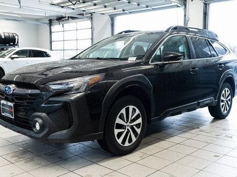 Used 2023 Subaru Outback Premium AWD/4WD image 3