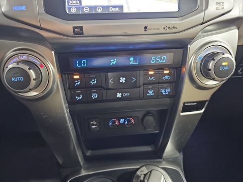 Used 2015 Toyota 4Runner Limited AWD/4WD image 26