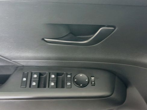 Used 2025 Hyundai Kona SEL FWD image 15