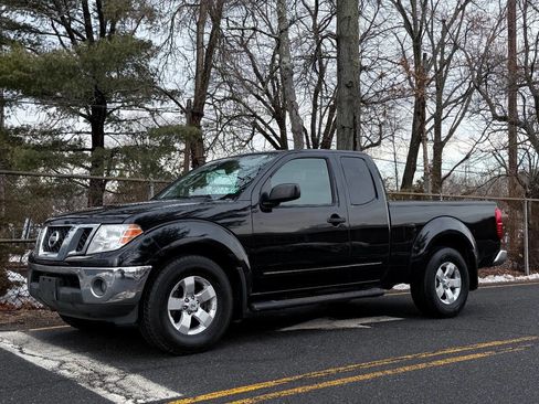 Used 2011 Nissan Frontier SV w/ SV Premium Utility Pkg image 1
