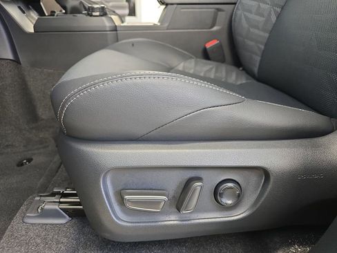 Used 2025 Toyota 4Runner TRD Off-Road Premium image 30