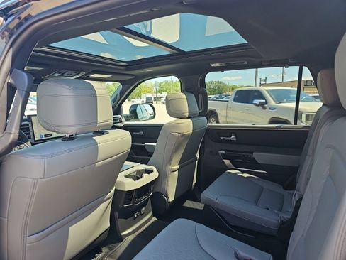Used 2025 Toyota Sequoia Limited AWD/4WD image 27