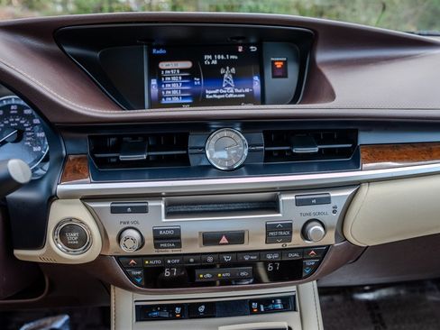 Used 2018 Lexus ES 350 w/ Premier Package FWD image 20