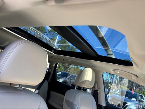 Used 2022 Nissan Murano Platinum w/ Cargo Package image 15