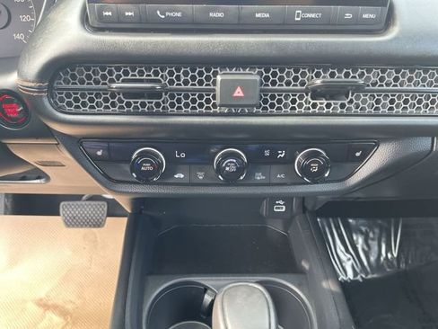 Used 2025 Honda HR-V Sport image 18
