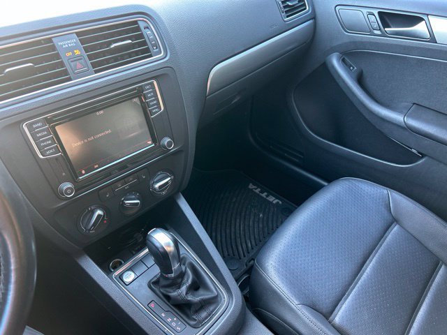 Used 2017 Volkswagen Jetta SE FWD image 11