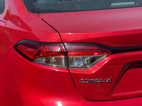 Used 2021 Toyota Corolla LE FWD image 15