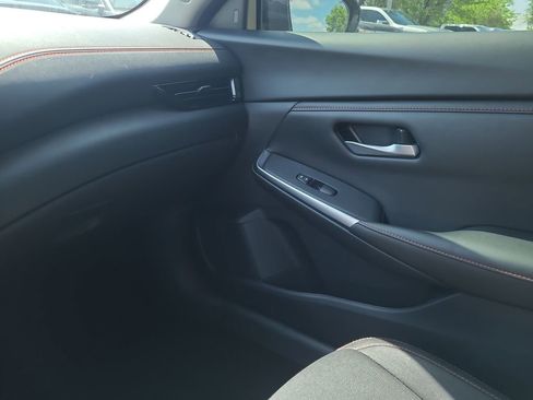 Certified 2024 Nissan Sentra SR image 19