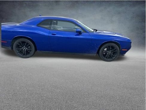 Used 2018 Dodge Challenger SXT Plus RWD image 10