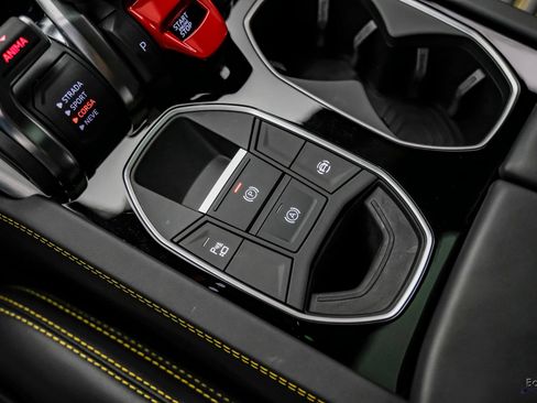 Used 2022 Lamborghini Urus AWD/4WD image 62