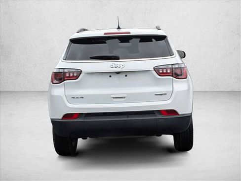 Used 2024 Jeep Compass Latitude image 7